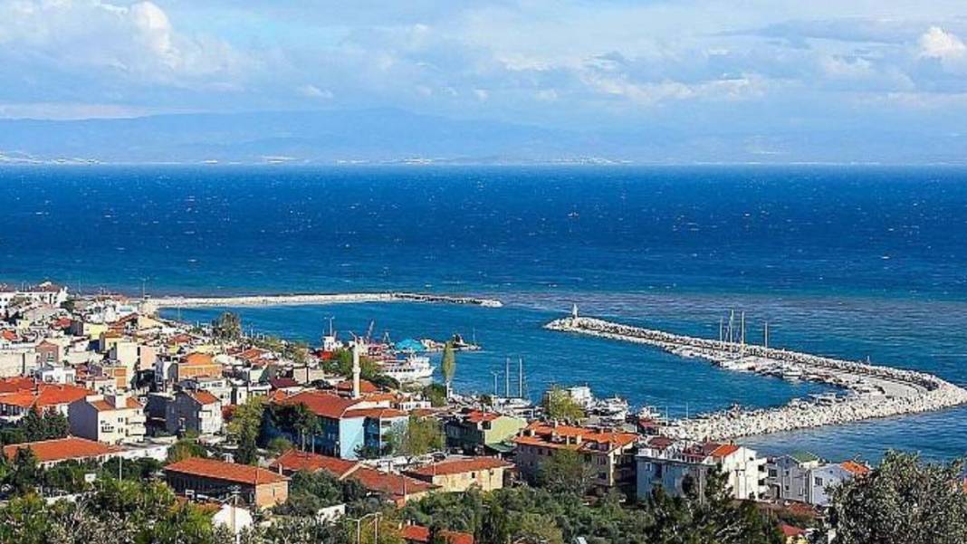 Cam gibi denizi ve el değmemiş doğası ile bu kasaba adeta cennet! Turistler o ilimize akın ediyor, keyfi bambaşka 1